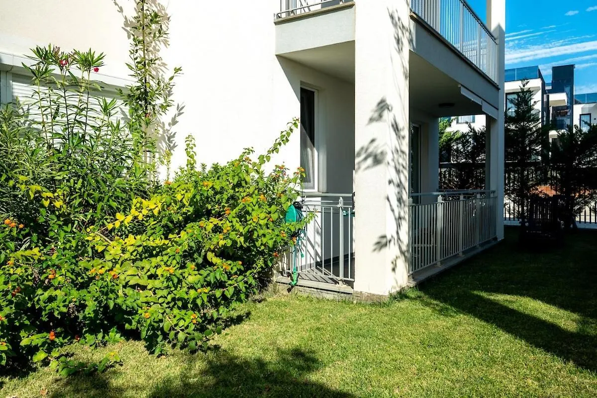 Beach, Pool & Garden Apartment Tale