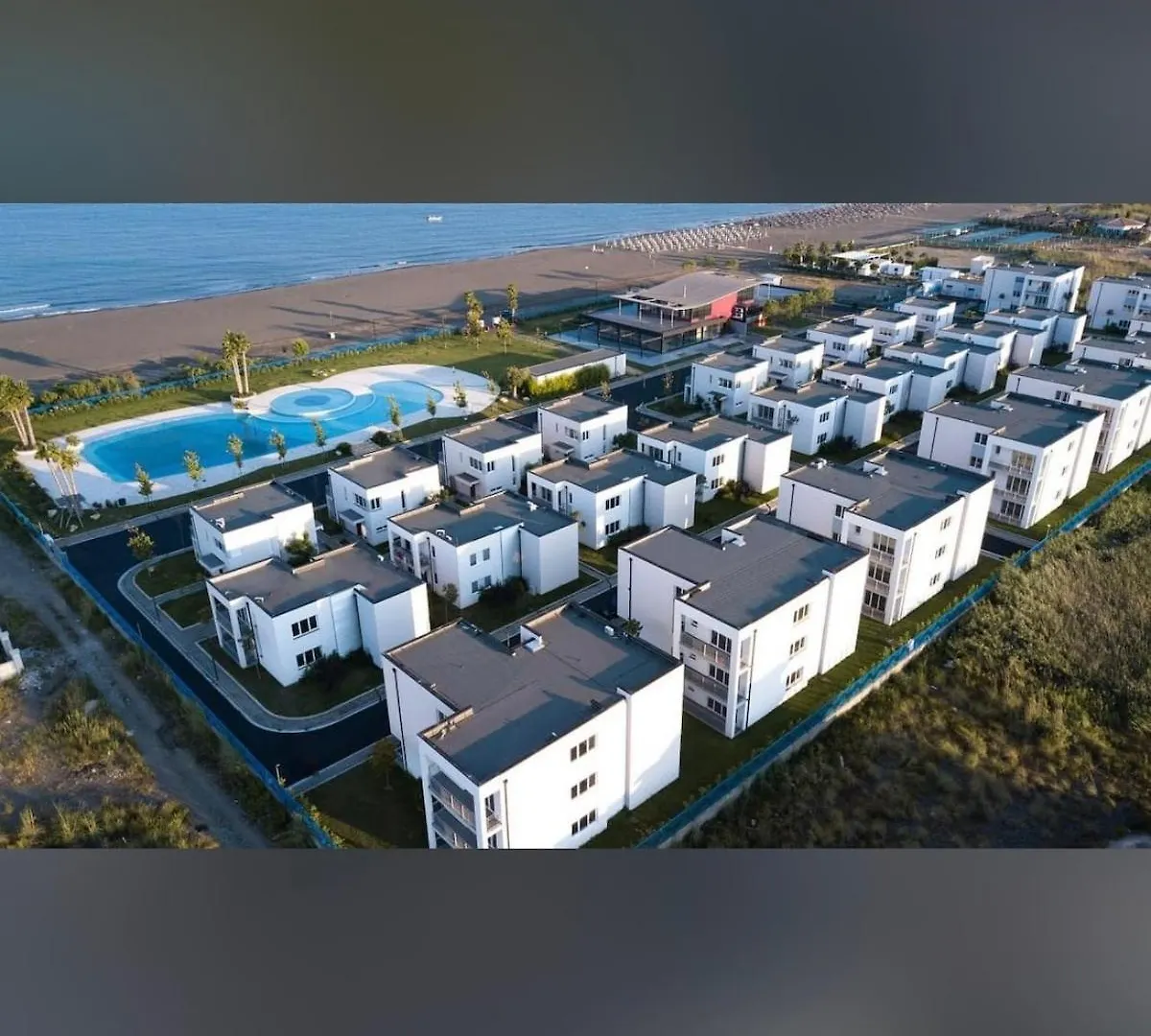 Beach, Pool & Garden Apartment Tale 알바니아