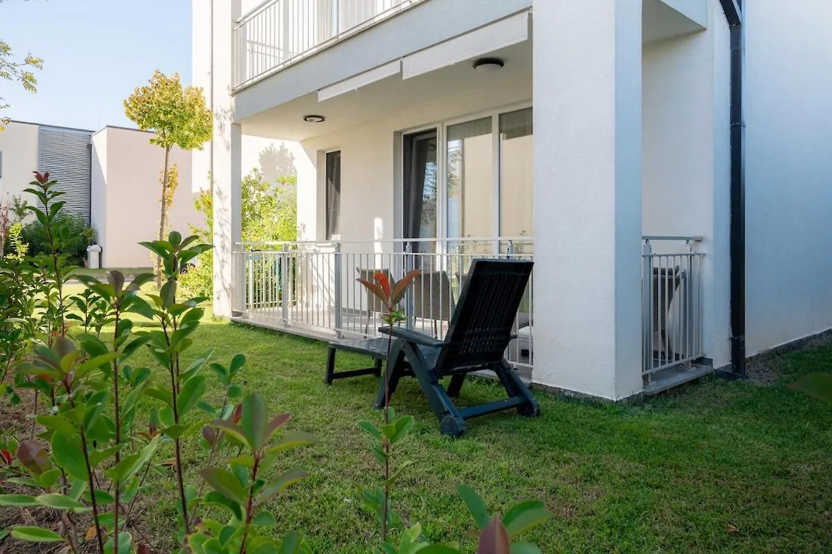 Beach, Pool & Garden Apartment Tale