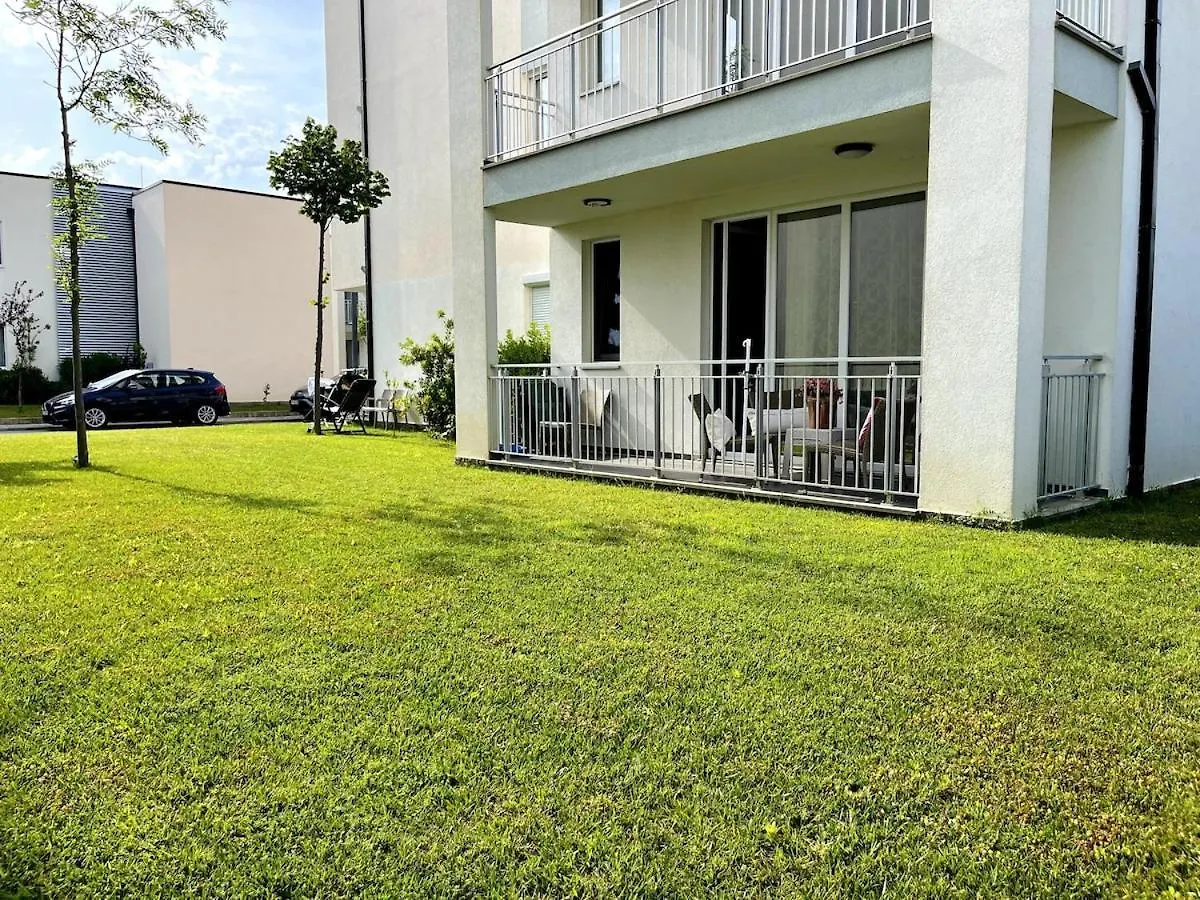 Beach, Pool & Garden Apartment Tale Albánia